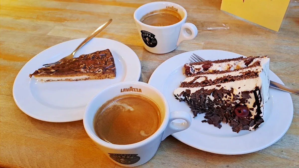 Café MAY – Kaffeekuchen in Hamburg