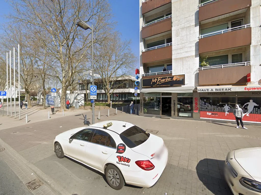 Hugenottenhalle – Street View & 360°-Fotos in Neu-Isenburg, Hessen