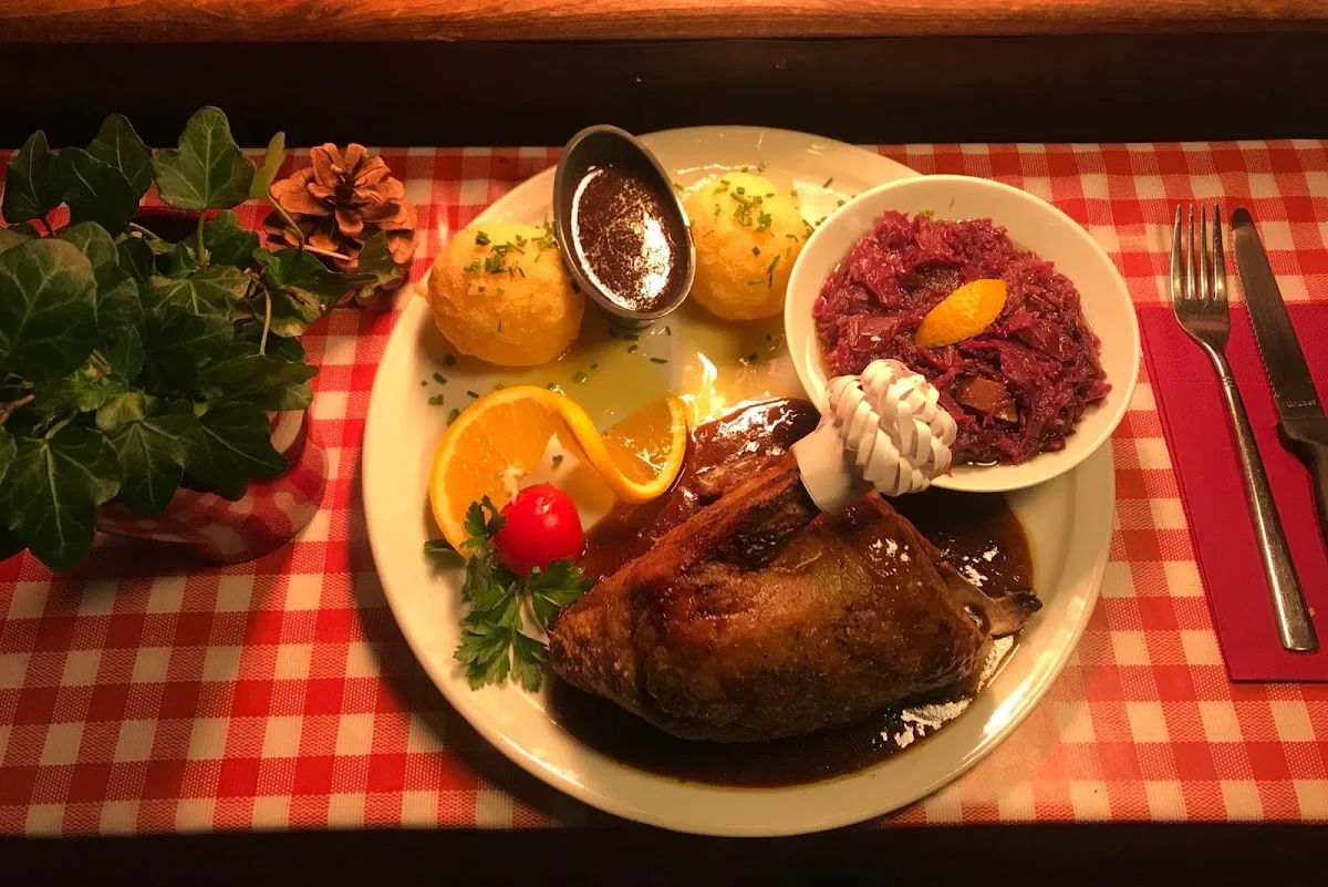 Die Waldeslust * Bar * Brasserie * Biergarten – Essen und Trinken in Unterhaching, Bayern