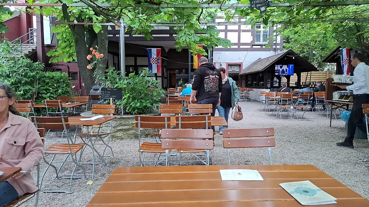 Zum Adler – Atmosphäre in Frankfurt am Main, Hessen