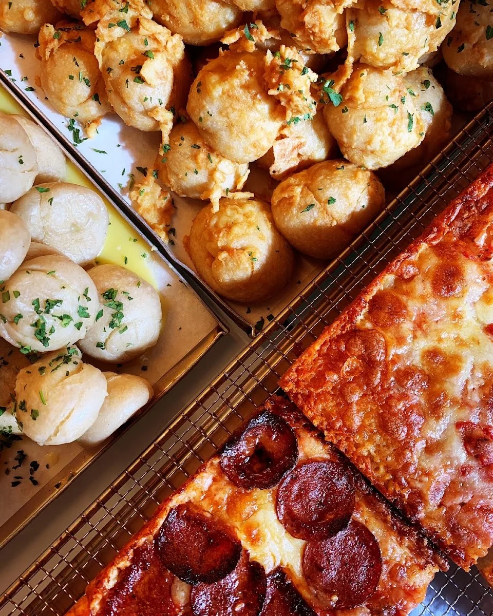 Magic John’s Pizza – Essen und Trinken in Berlin
