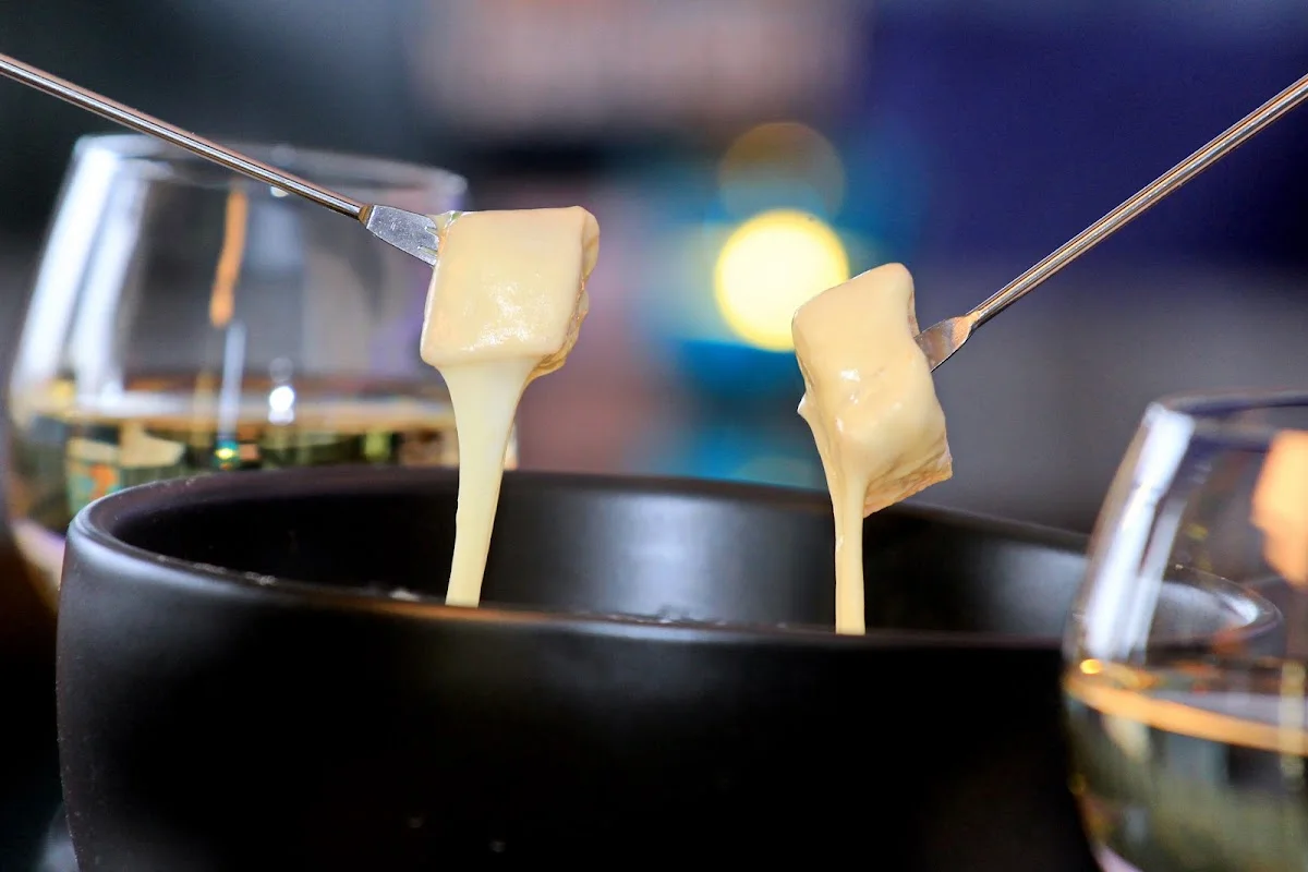 Watergate Café Bar Restaurant – Essen und Trinken in Hamburg
