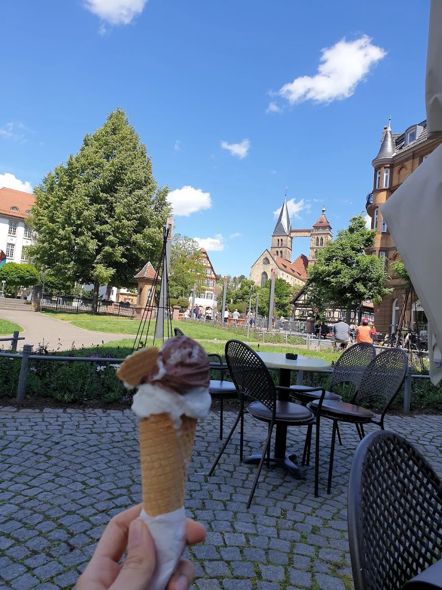 Eiscafe La Torre – Atmosphäre in Esslingen am Neckar, Baden-Württemberg