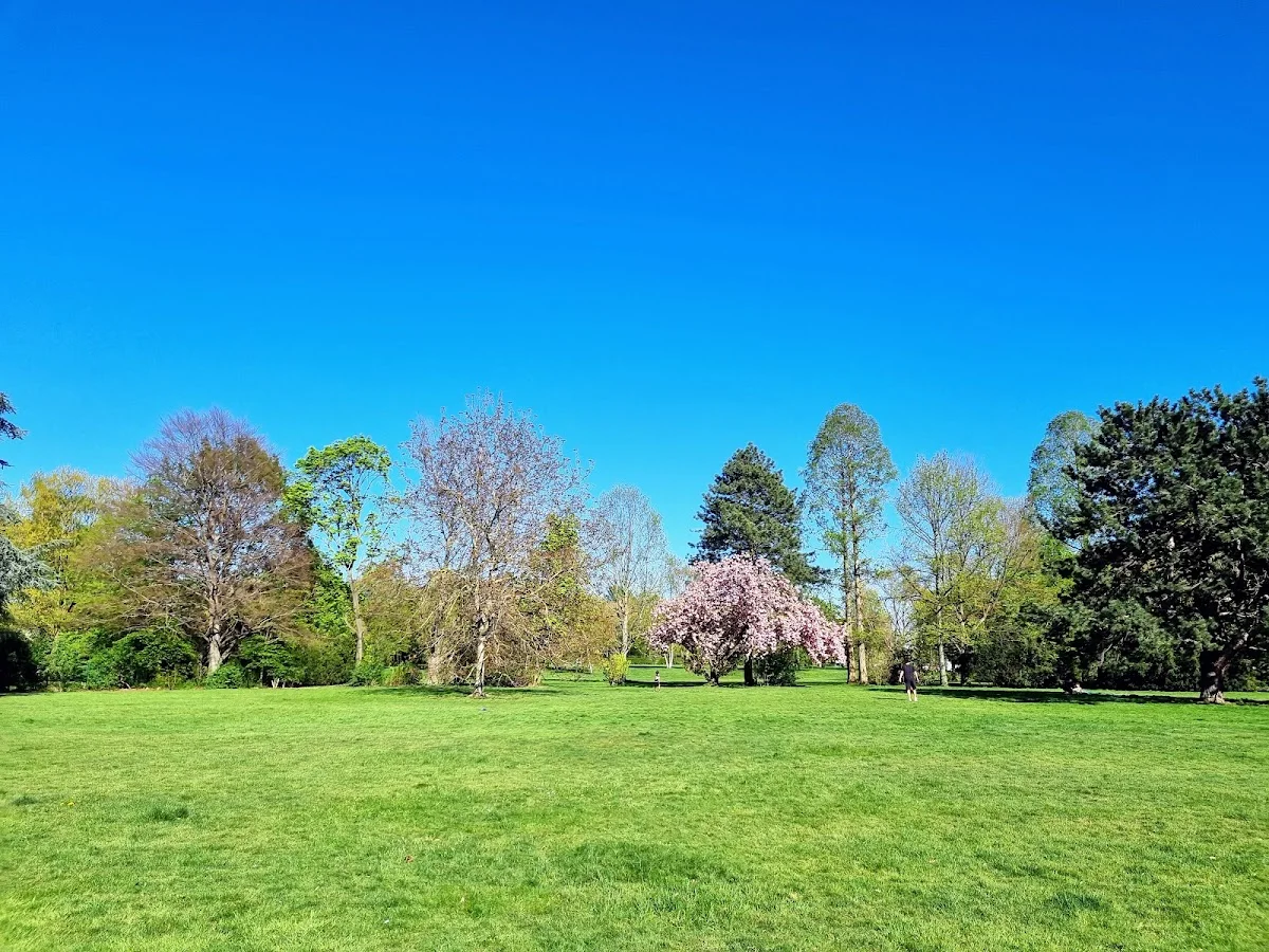 Carl-Duisberg-Park – Parkplatz Japanischer Garten in Leverkusen, Nordrhein-Westfalen