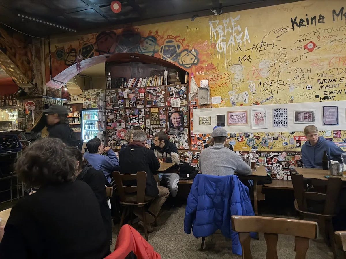 Trash-Chic – Atmosphäre in Köln, Nordrhein-Westfalen