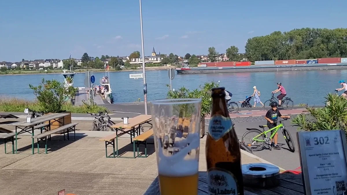 Fährpavillon Graurheindorf (Graubi Bar) – Café in Bonn, Nordrhein-Westfalen