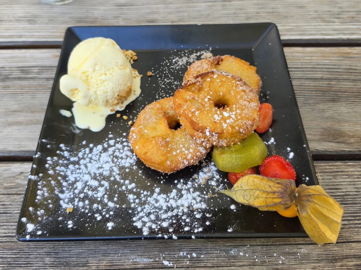Lohengrins Wirtshaus und Bar – Essen und Trinken in München, Bayern