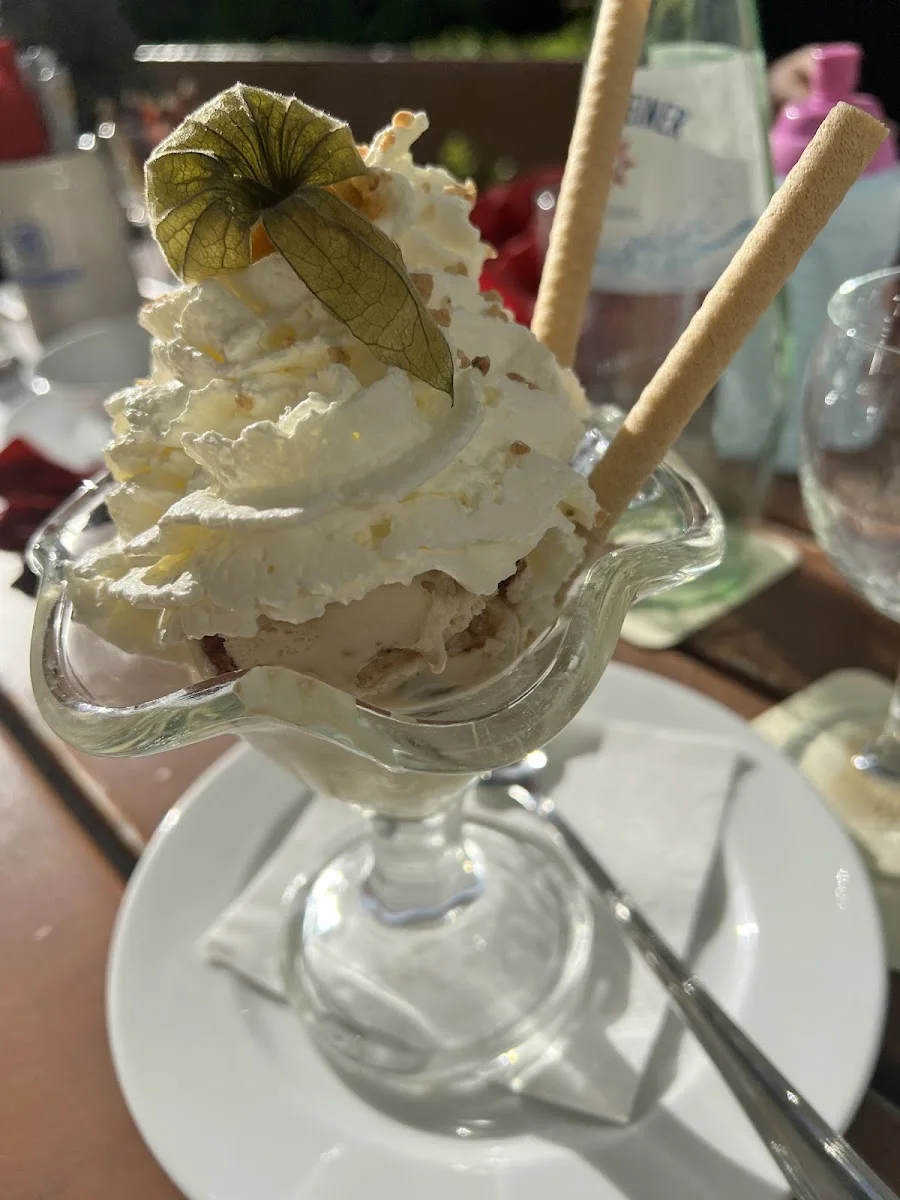 Lohengrins Wirtshaus und Bar – Gelato in München, Bayern