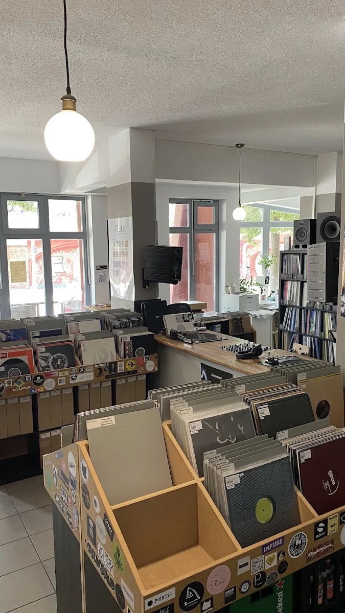 black.round.twelve - record store & distribution – İç in Berlin