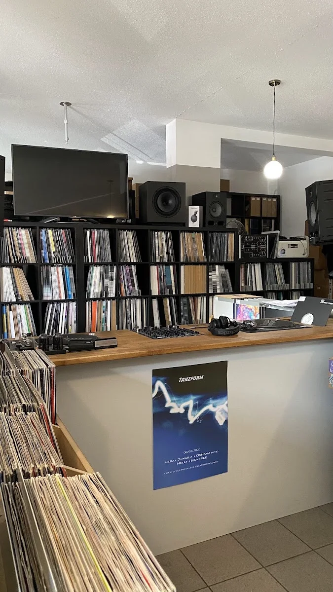 black.round.twelve - record store & distribution – Besucherfoto: Faka Oren in Berlin
