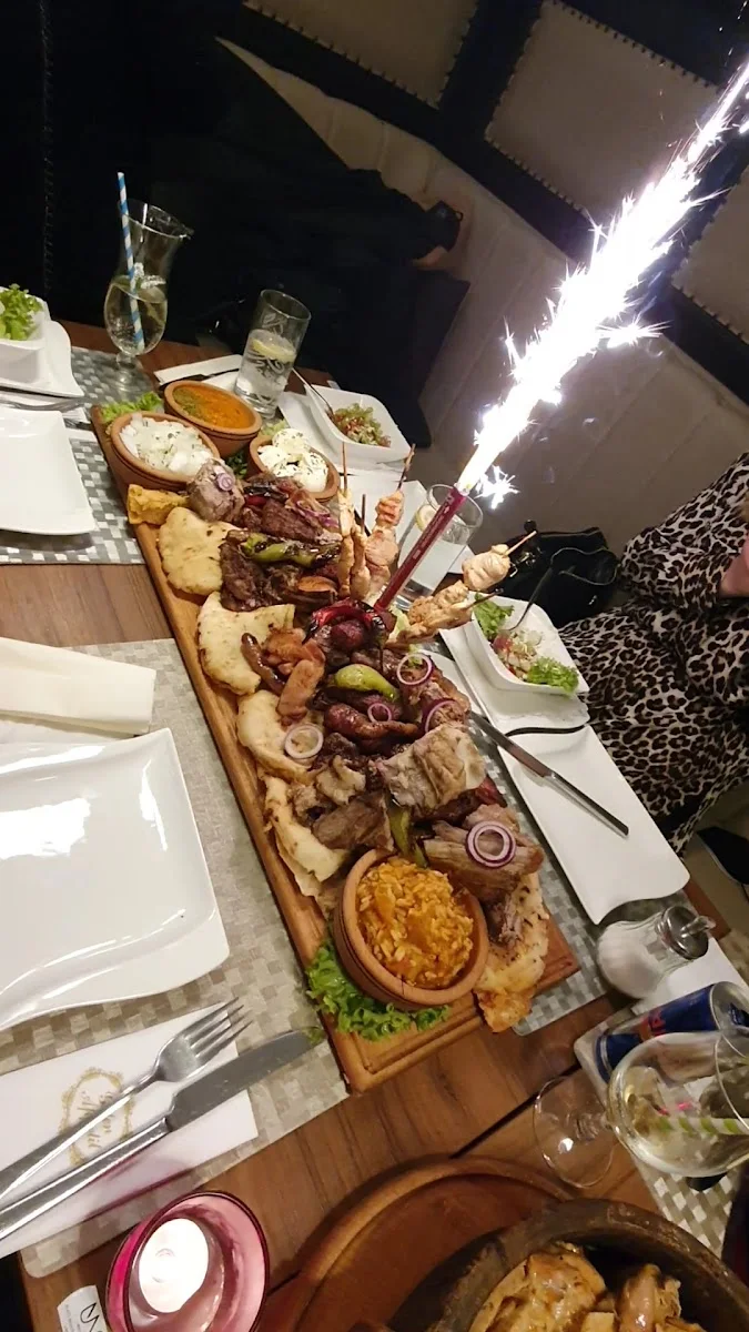 Restaurant Una – Osteuropäisches Restaurant in München, Bayern