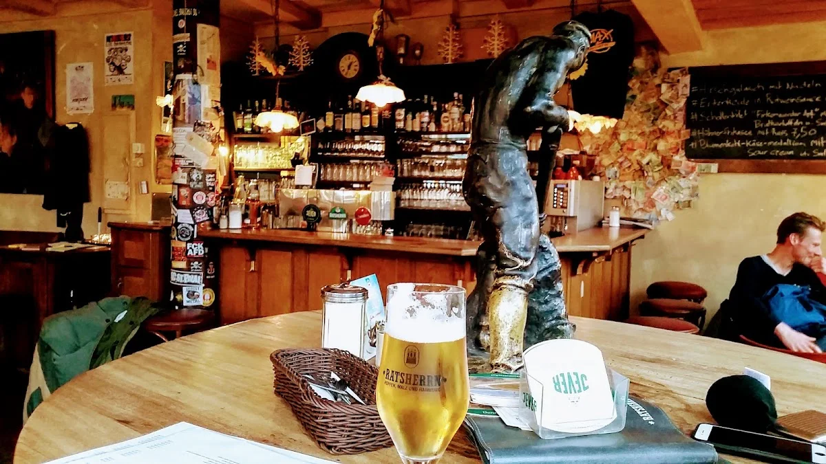Max & Consorten – Essen und Trinken in Hamburg