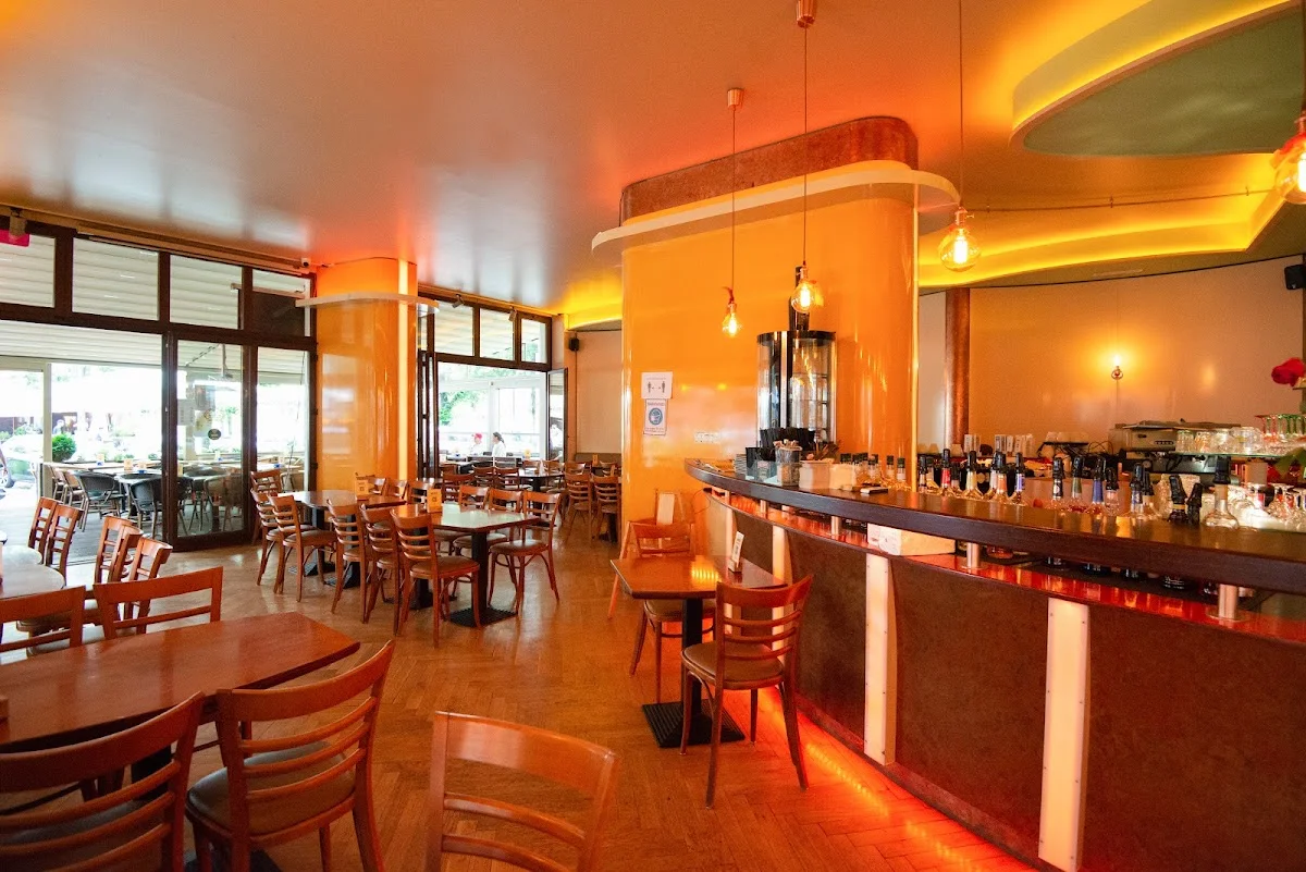 Plusminusnull (+-0) Restaurant Bar Lounge – Vom Inhaber in Berlin