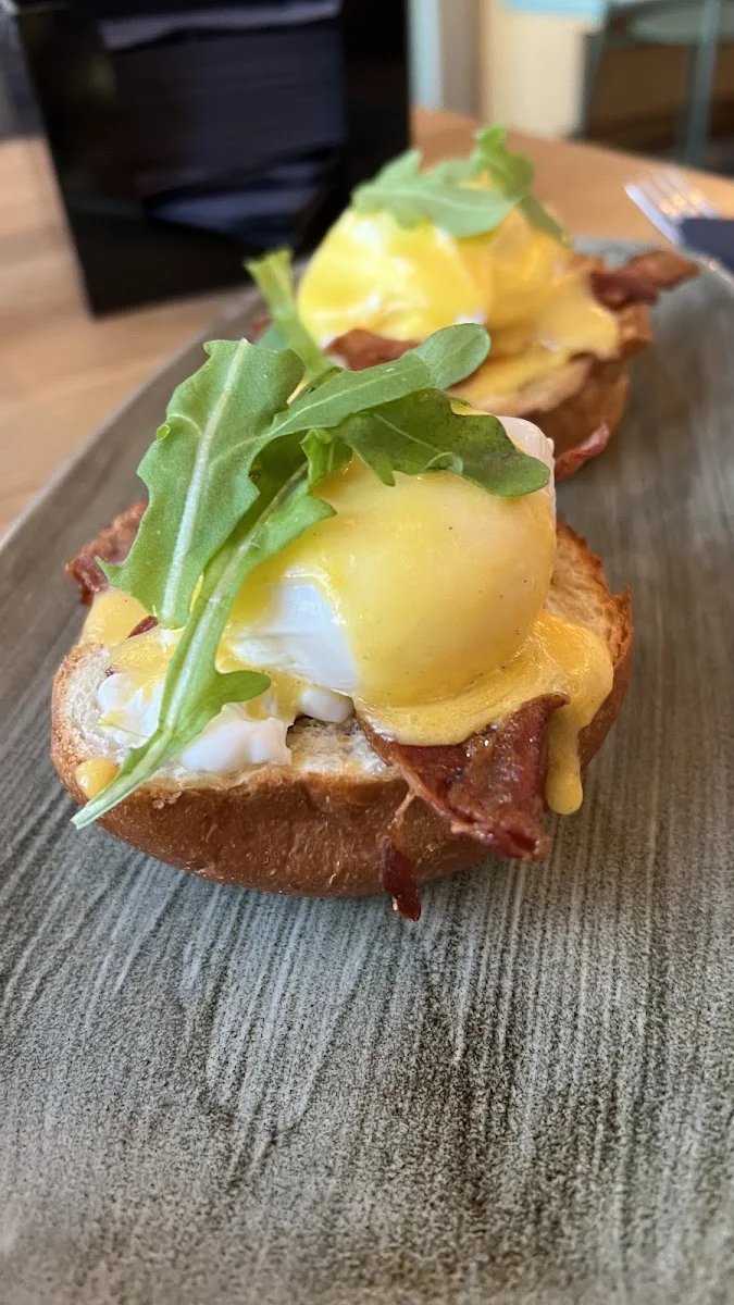Gottlieb Café & Bar – Eier Benedict in Stuttgart, Baden-Württemberg