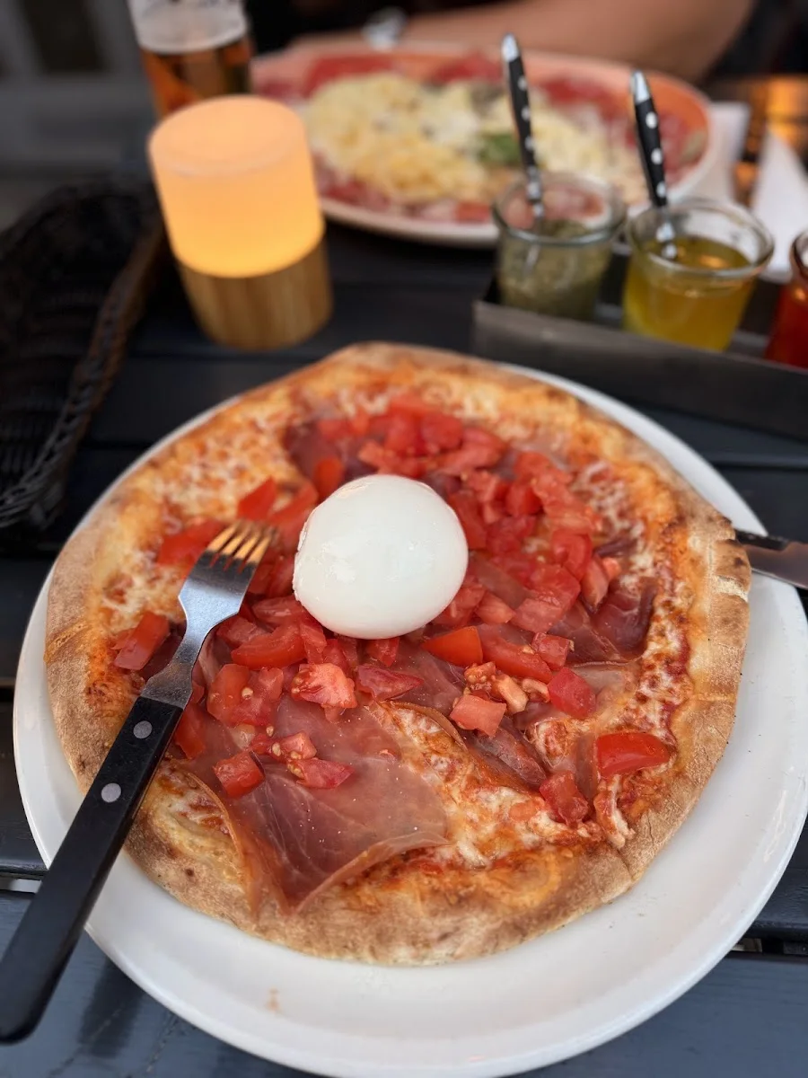 Pizzeria Piccola Ehrenfeld – Restaurant in Köln, Nordrhein-Westfalen