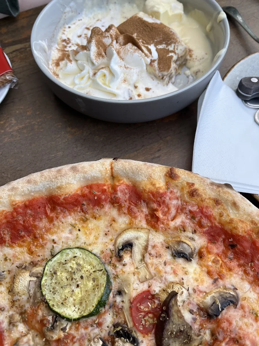 Restaurant Café Palladio – Pizza in Köln, Nordrhein-Westfalen