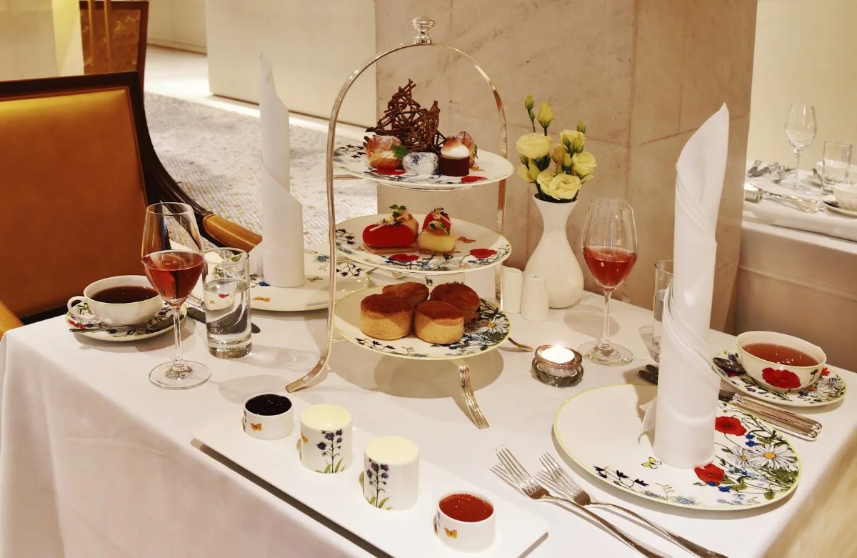 Lobby Lounge & Bar Hotel Adlon – Essen und Trinken in Berlin