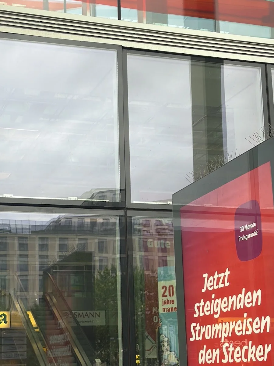 S-Bahn Kundenzentrum Ostbahnhof – Besucherfoto: Osama Amjad Malik in Berlin