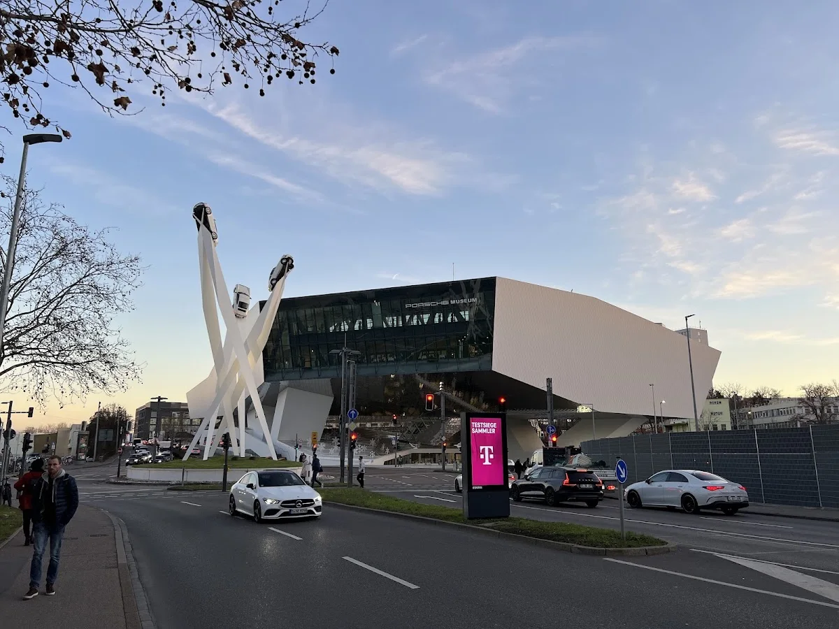 Porsche Zentrum Stuttgart – Besucherfoto von 2 DRAKE in Stuttgart Zuffenhausen, Baden-Württemberg