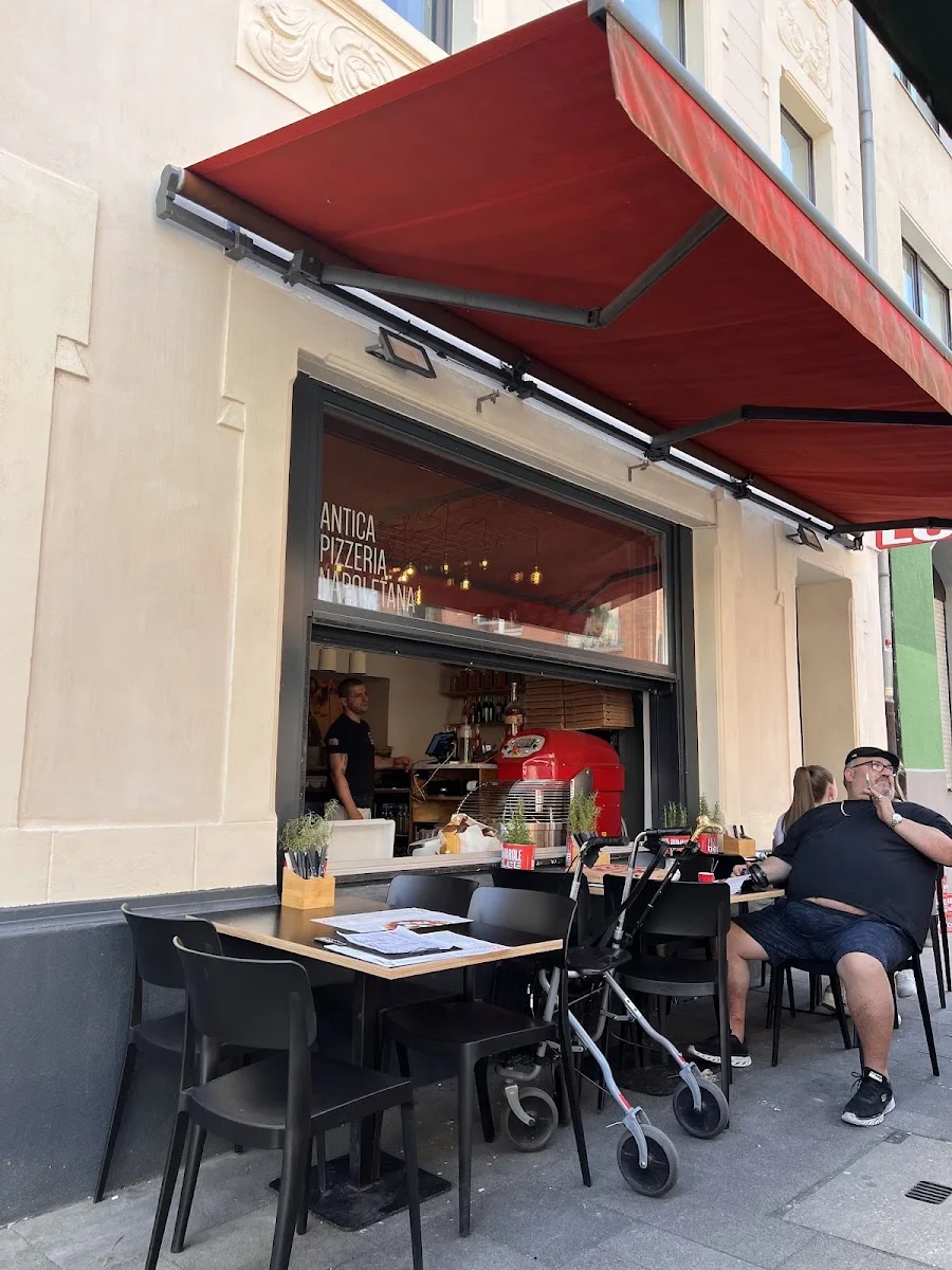 Antica Pizzeria Nennillo - Köln Südstadt – Atmosphäre in Köln, Nordrhein-Westfalen