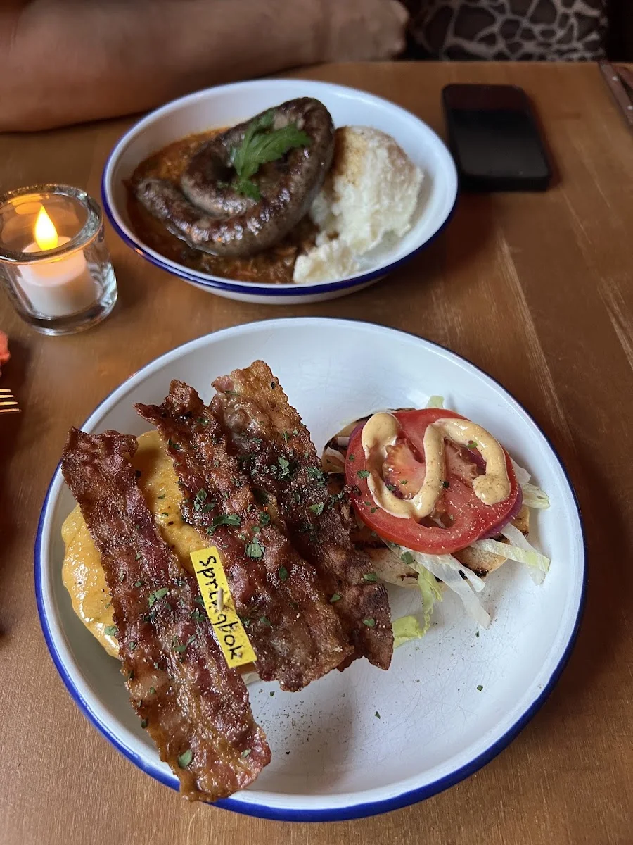 Restaurant Savanna Munich – Rippchen in München, Bayern