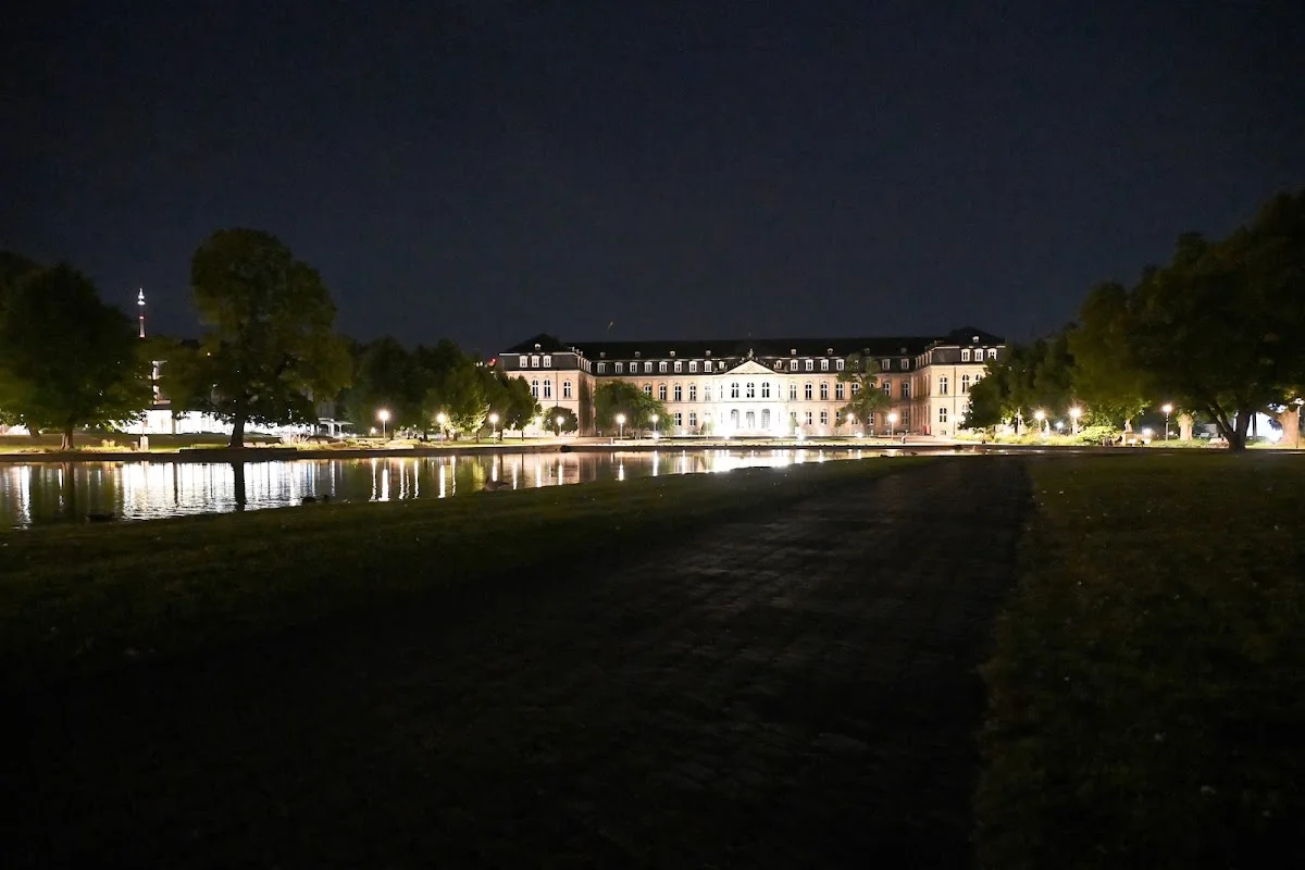 Neues Schloss Stuttgart – Sehenswürdigkeit in Stuttgart, Baden-Württemberg