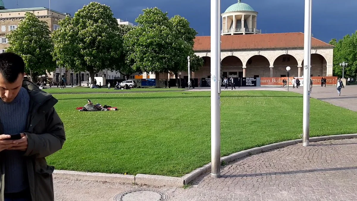 Neues Schloss Stuttgart – Sehenswürdigkeit in Stuttgart, Baden-Württemberg