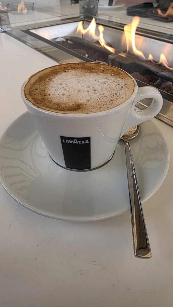H’ugo’s Beach Club – Cappuccino in Starnberg, Bayern