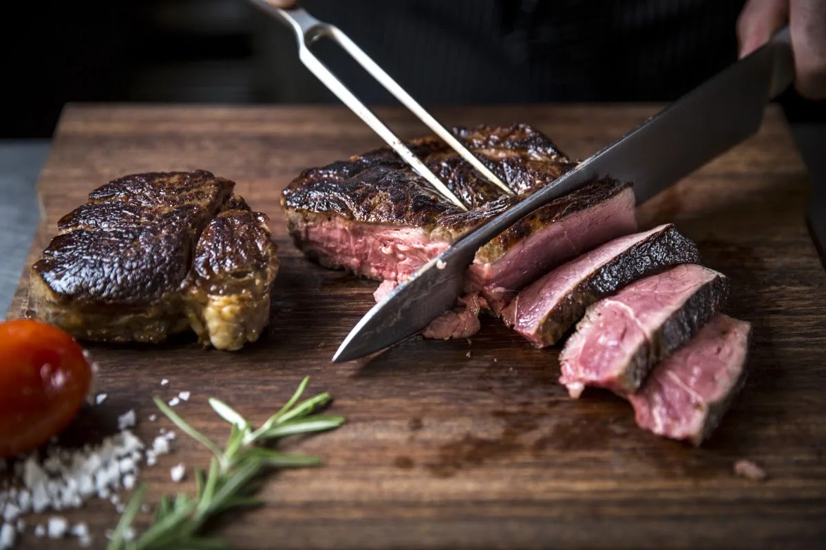 [m]eatery restaurant & botanist bar Hamburg – Essen und Trinken in Hamburg