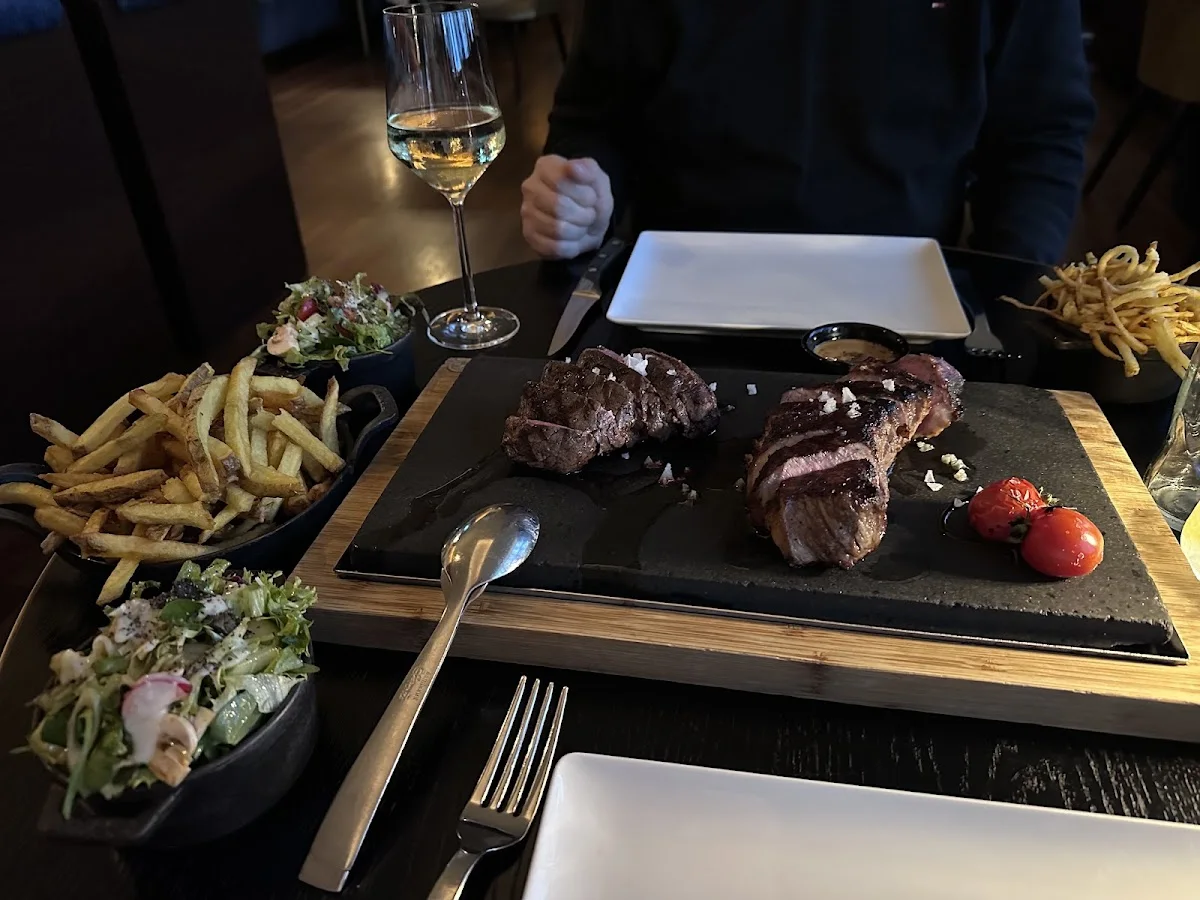 [m]eatery restaurant & botanist bar Hamburg – Steak in Hamburg