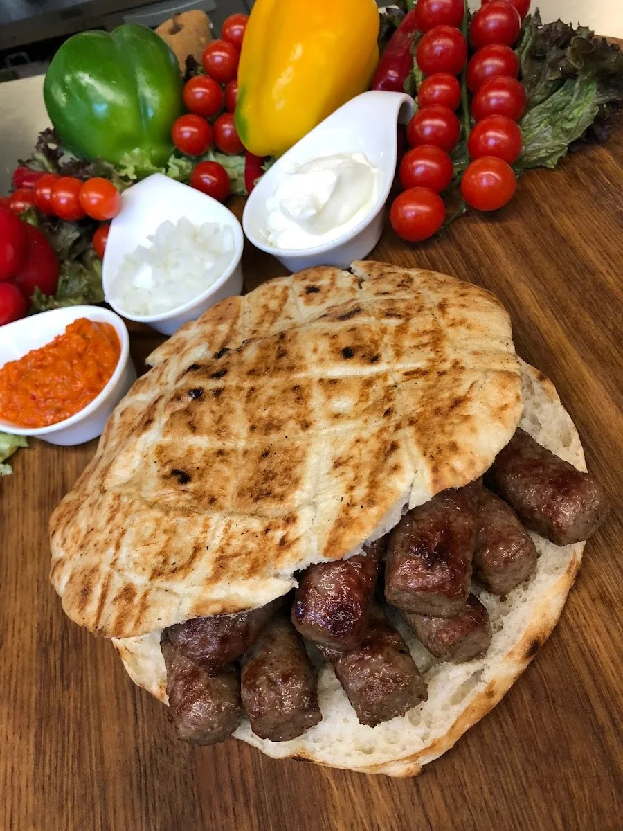 Moosacher Paradies – Ćevapčići in München, Bayern