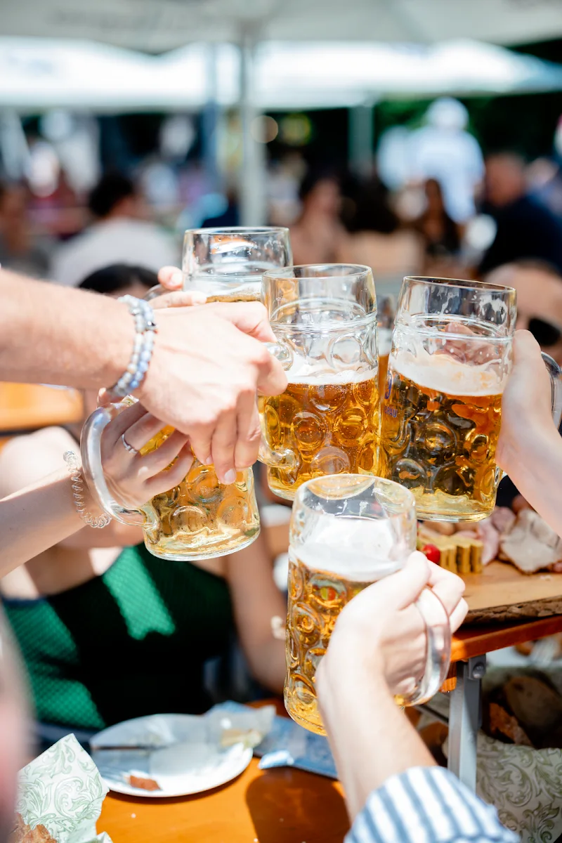 Hirschau im Englischen Garten – Essen und Trinken in München, Bayern