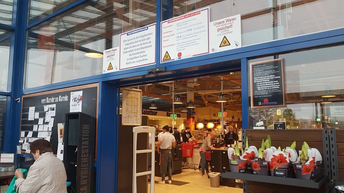 EDEKA Simmel Unterhaching – Innenansichten in Unterhaching, Bayern