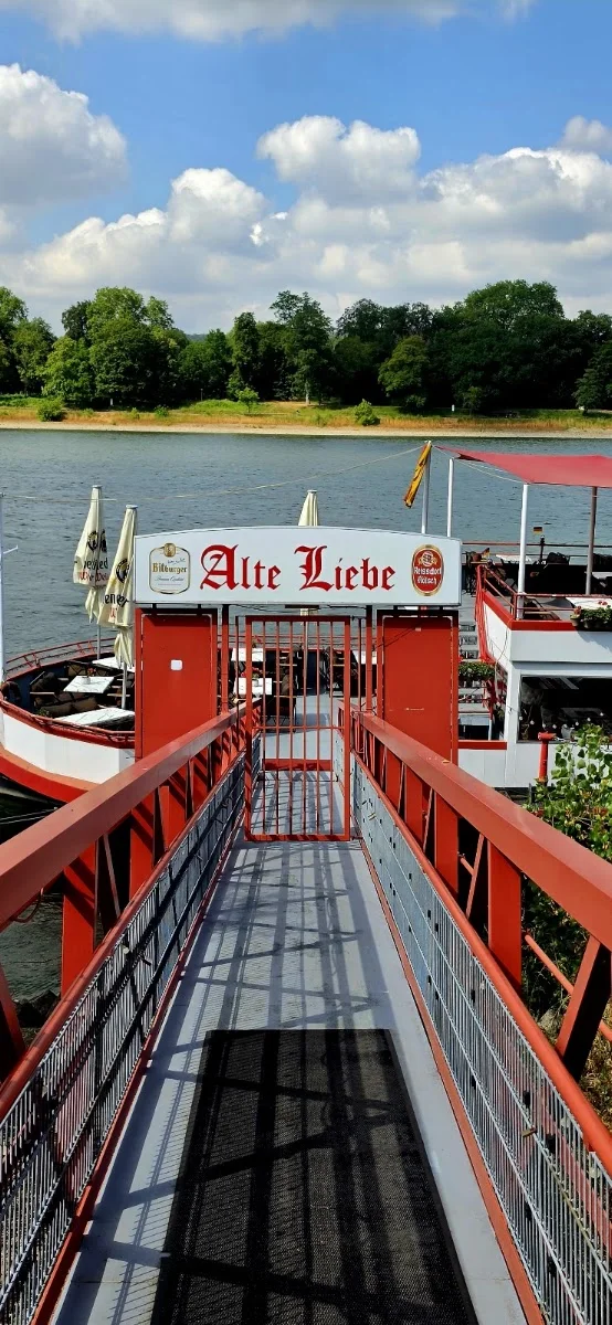Alte Liebe Schiff – Biergarten Königswinter – Restaurant in Königswinter, Nordrhein-Westfalen