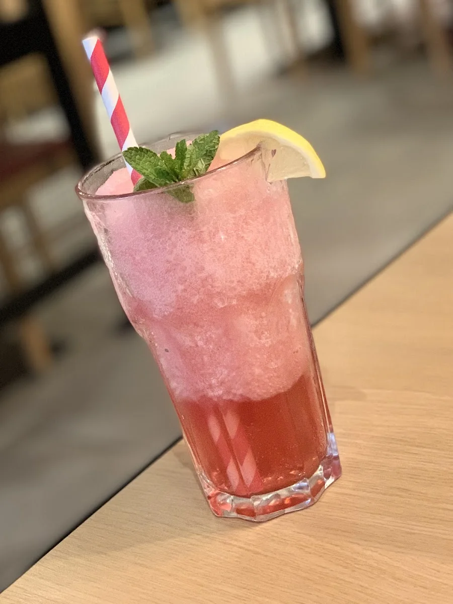 Pizza Hut Restaurant am Stachus – Saft in München, Bayern