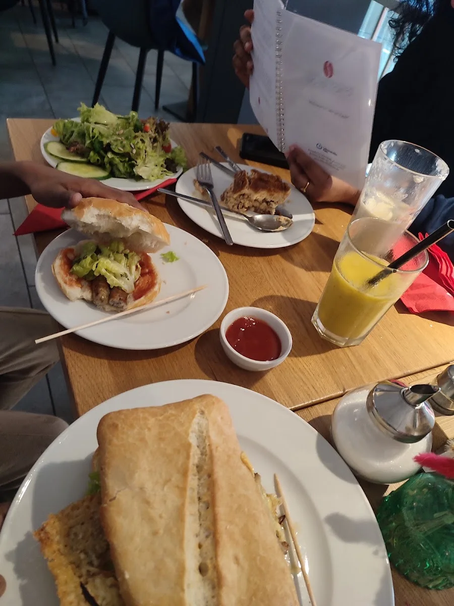 Café Wo ist Tom? – Chicken Sandwich in Köln, Nordrhein-Westfalen
