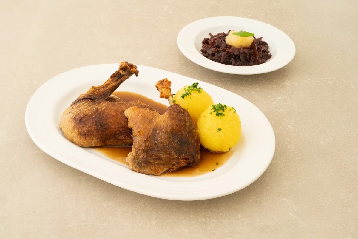 Waldwirtschaft Großhesselohe - Biergarten: täglich bei schönem Wetter ab 10:00 Uhr - Restaurant : Mo & Di Ruhetag – Essen und Trinken in Pullach im Isartal, Bayern