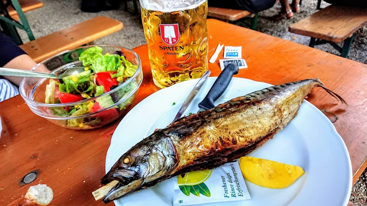 Waldwirtschaft Großhesselohe - Biergarten: täglich bei schönem Wetter ab 10:00 Uhr - Restaurant : Mo & Di Ruhetag – Makrele in Pullach im Isartal, Bayern