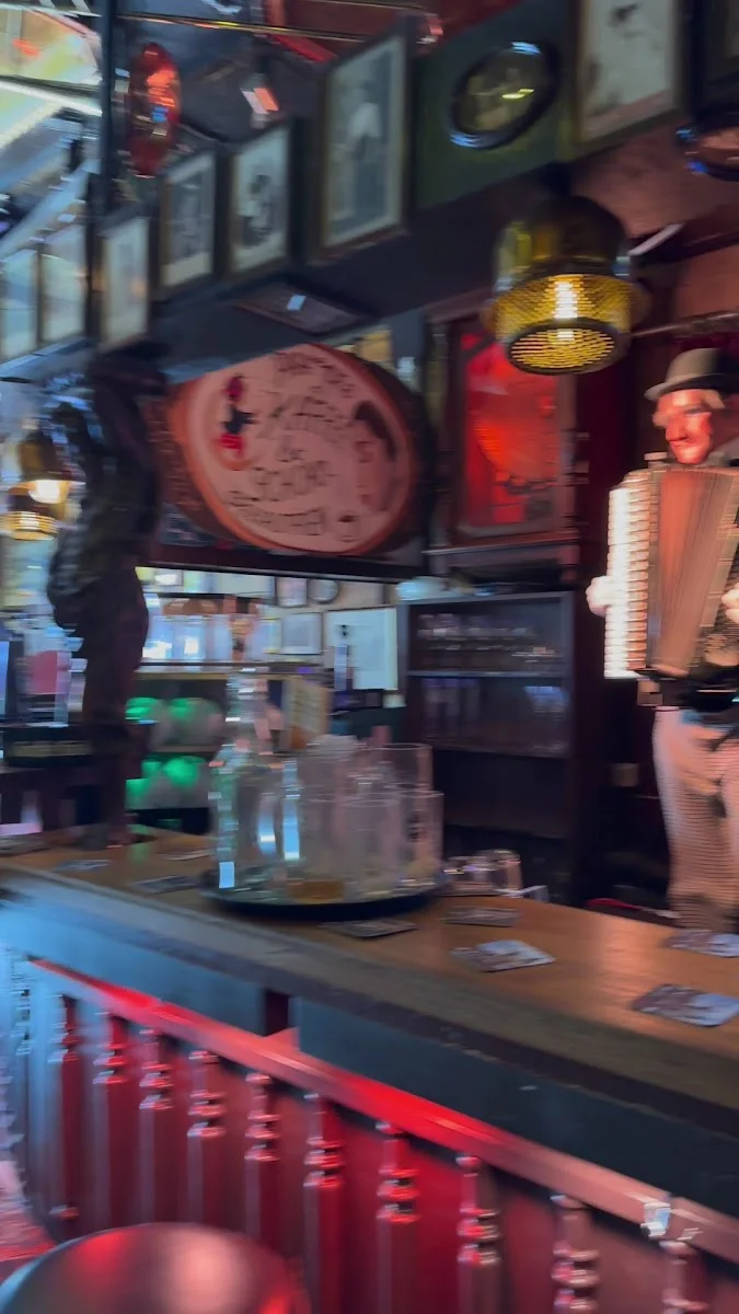 Papa Joes Biersalon Klimperkasten – Atmosphäre in Köln, Nordrhein-Westfalen