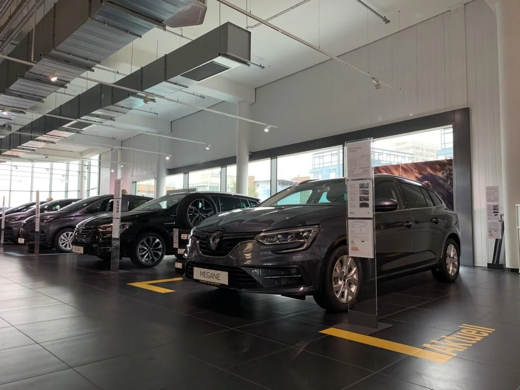 Autohaus von der Weppen – Innenansichten in Stuttgart Zuffenhausen, Baden-Württemberg