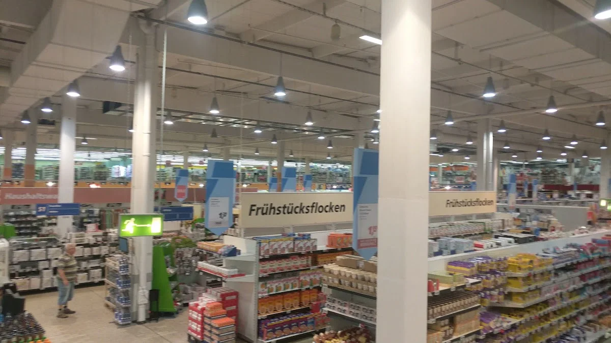 SUMA Center – Einkaufszentrum in München, Bayern