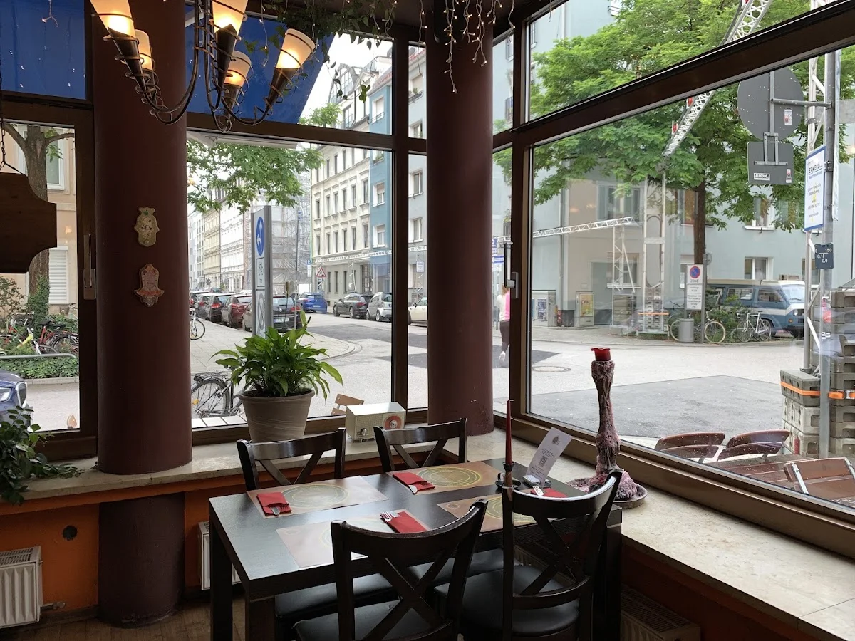 Eclipse Grillbar – Israelisches Restaurant München – Atmosphäre in München, Bayern