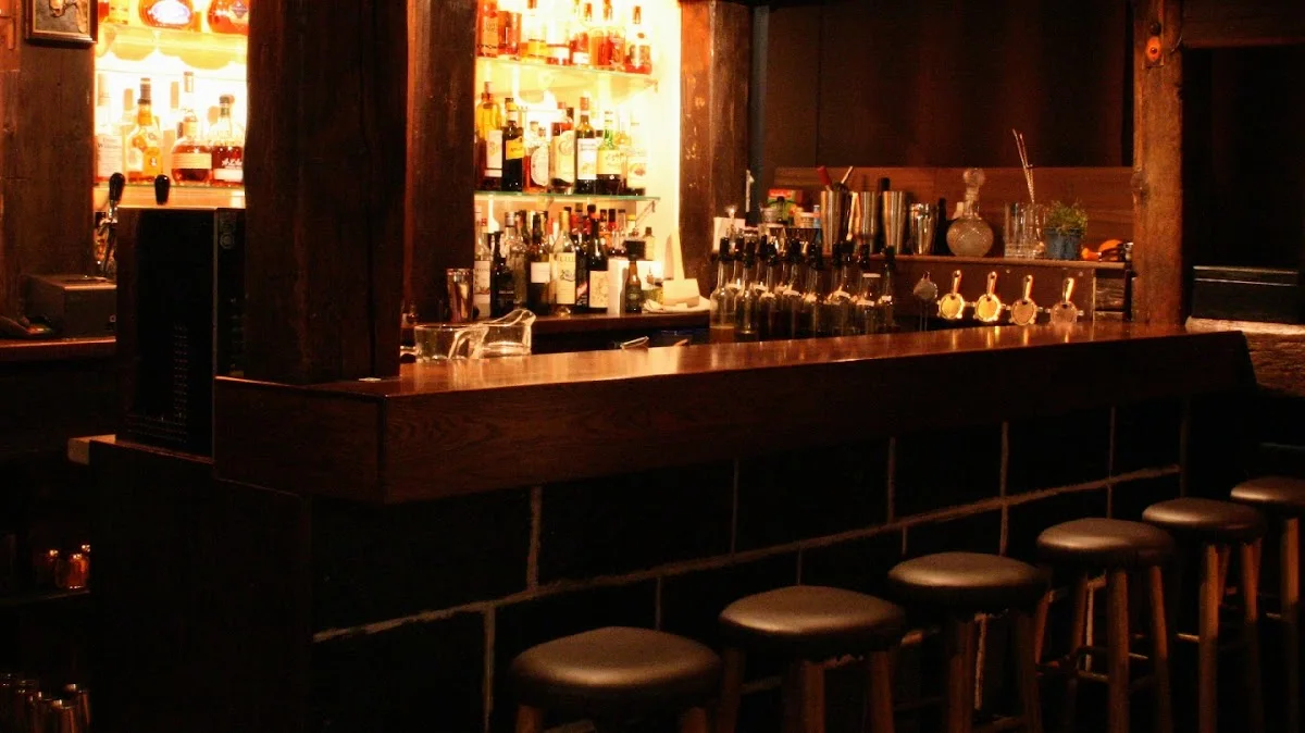 HERRENGEDECK – Cocktailbar in Nürnberg, Bayern