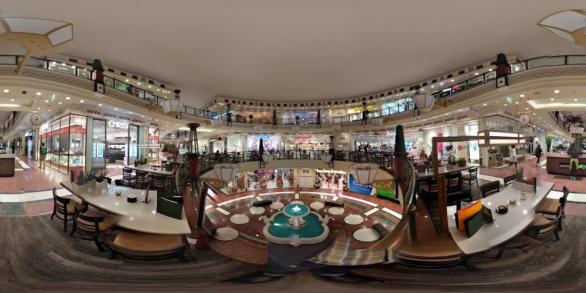 das Schloss – Street View & 360°-Fotos in Berlin