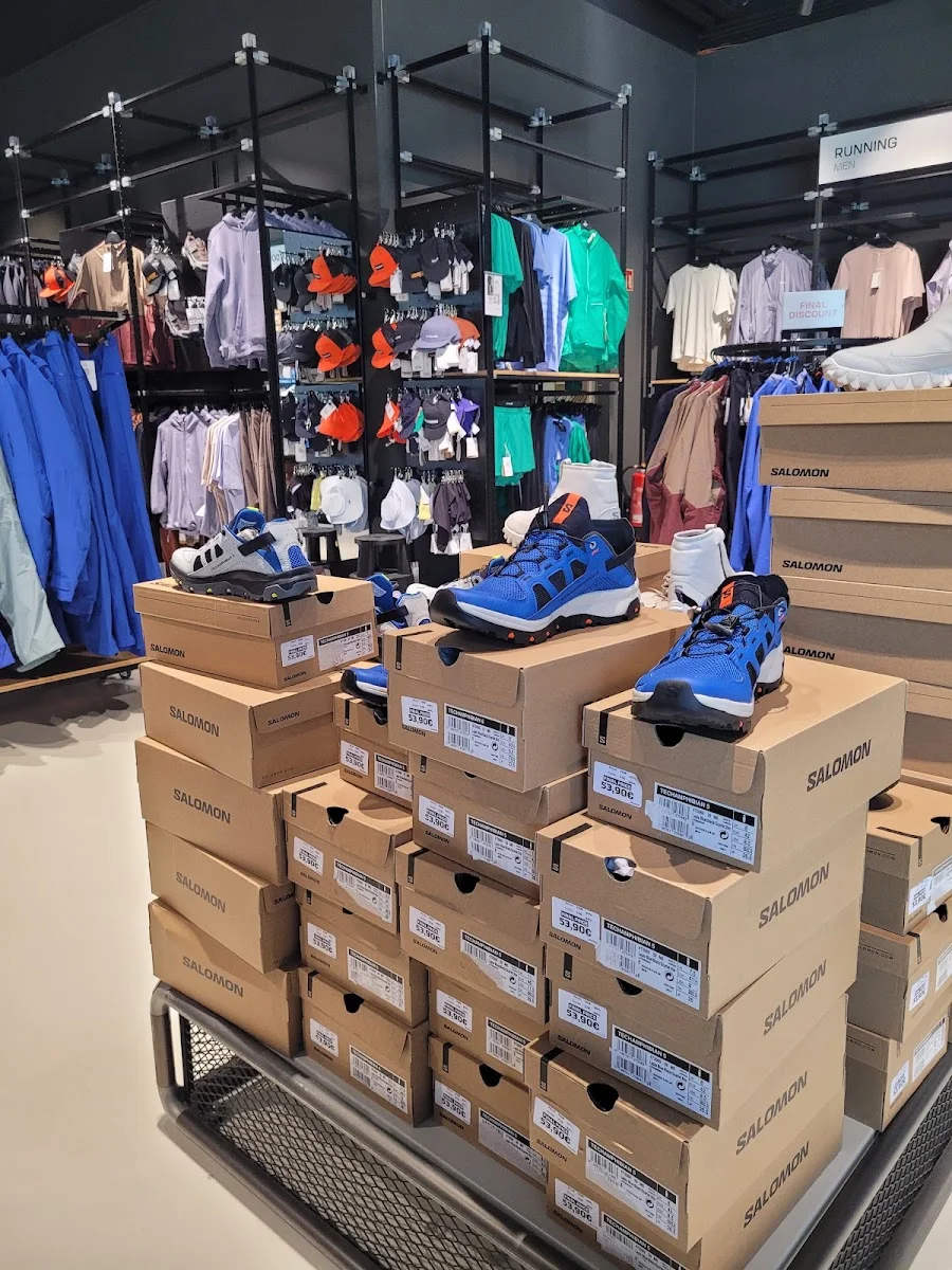Salomon/Wilson Outlet-Shop Garching – Besucherfoto von Kati Rebuh in Garching bei München, Bayern