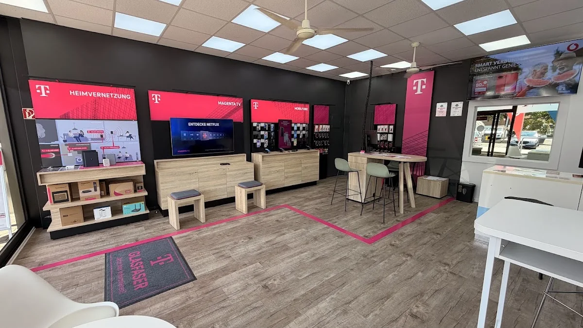 Telefonzelle Bielefeld - o2 Quality Partner Bielefeld – Innenansichten in Bielefeld, Nordrhein-Westfalen