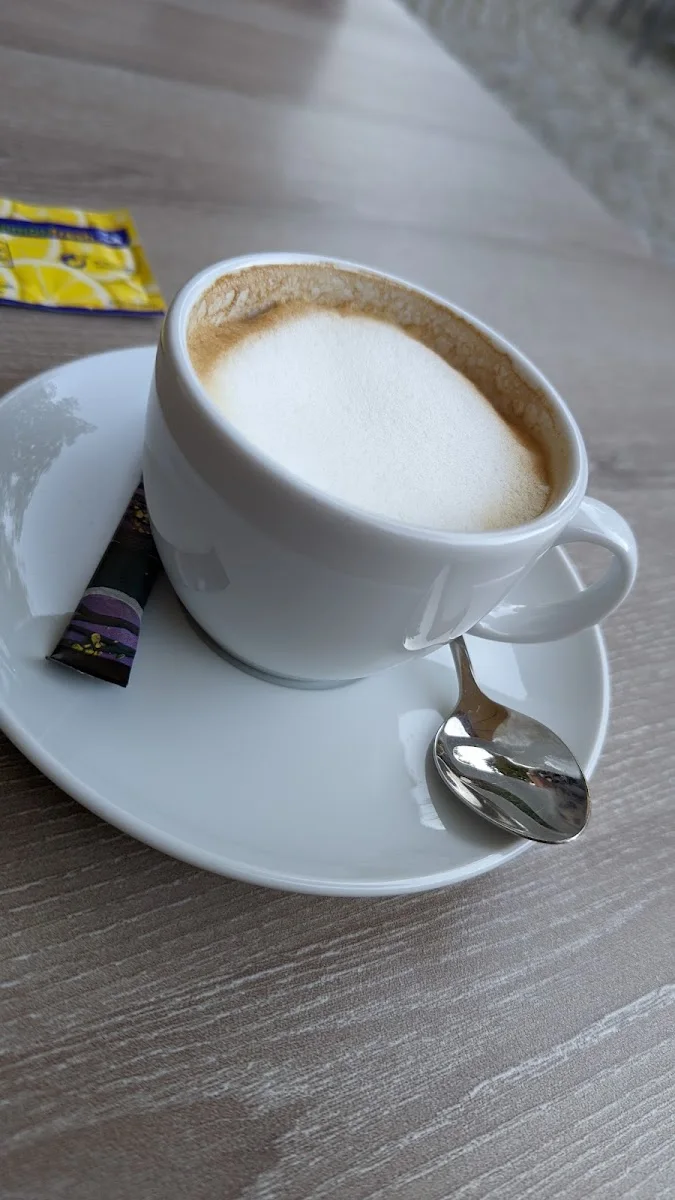 Isartaler Brauhaus – Cappuccino in Pullach im Isartal, Bayern