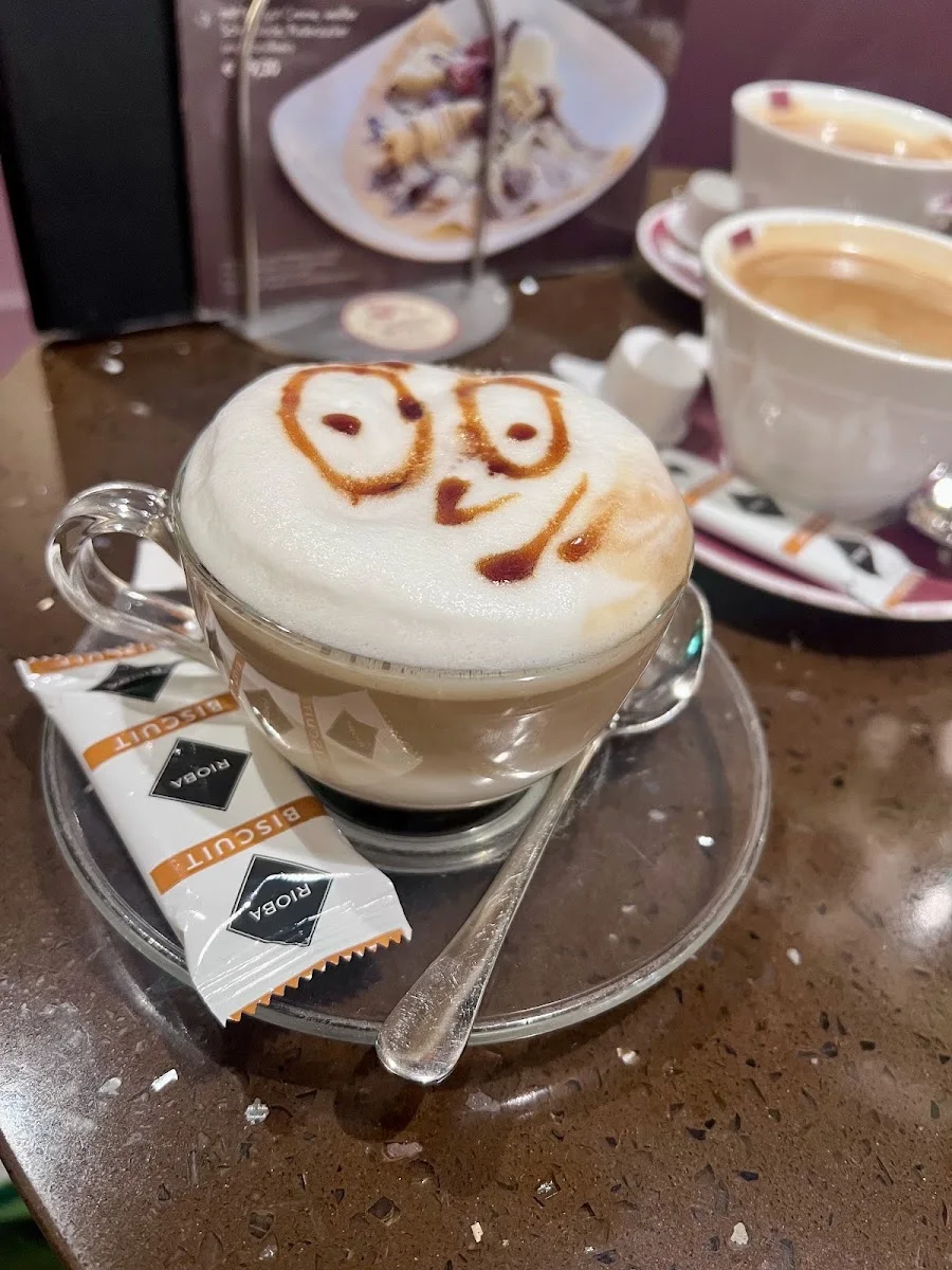Tiziano gelato & caffè. – Cappuccino in Sulzbach, Hessen