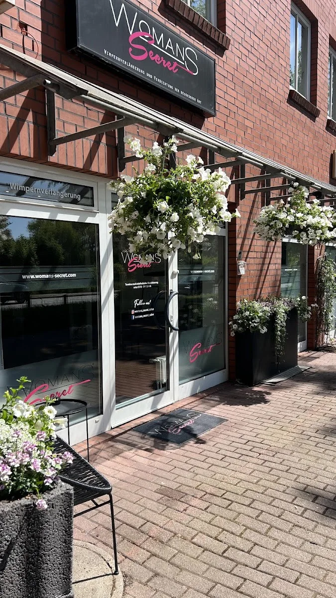 Woman's Secret | Wimpernverlängerung & Permanent Make-Up der besonderen Art – Außenbereich in Lübeck, Schleswig-Holstein