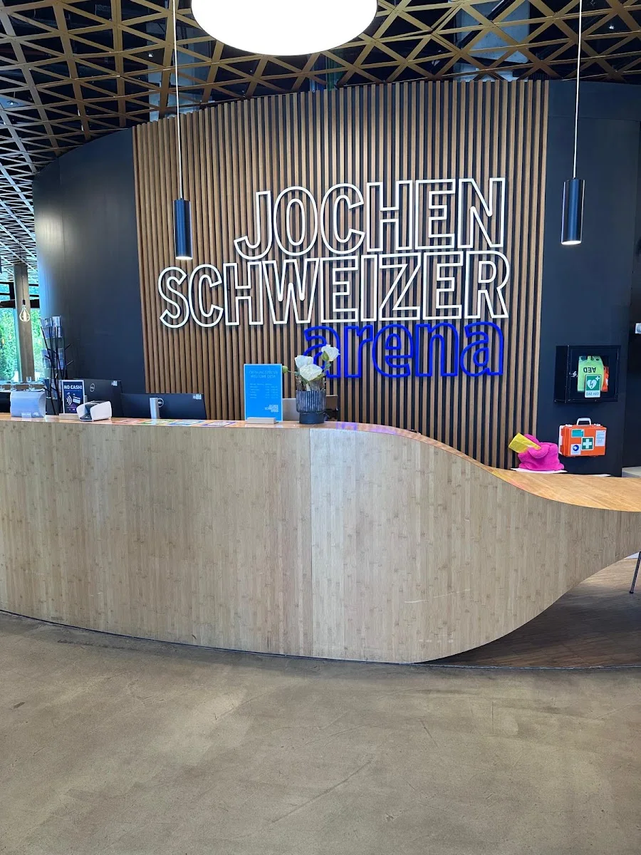 Jochen Schweizer Arena – Café in Taufkirchen, Bayern